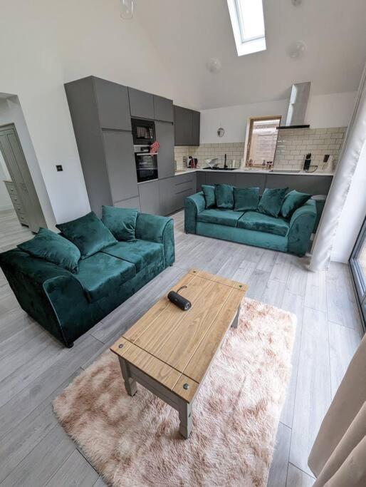 7 Guests - 4 Bedroom - Free Wi-Fi - קטרינג מראה חיצוני תמונה