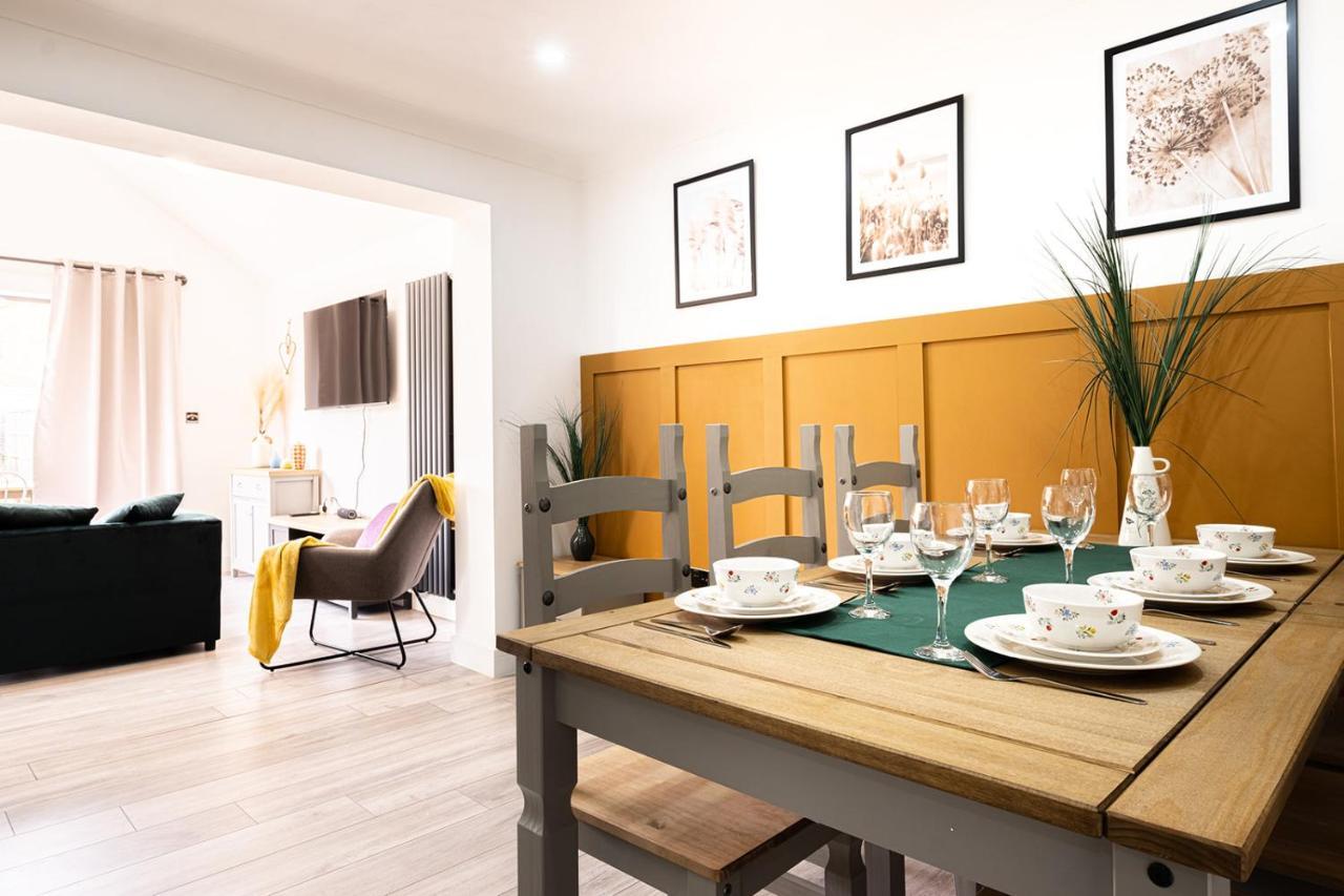 7 Guests - 4 Bedroom - Free Wi-Fi - קטרינג מראה חיצוני תמונה
