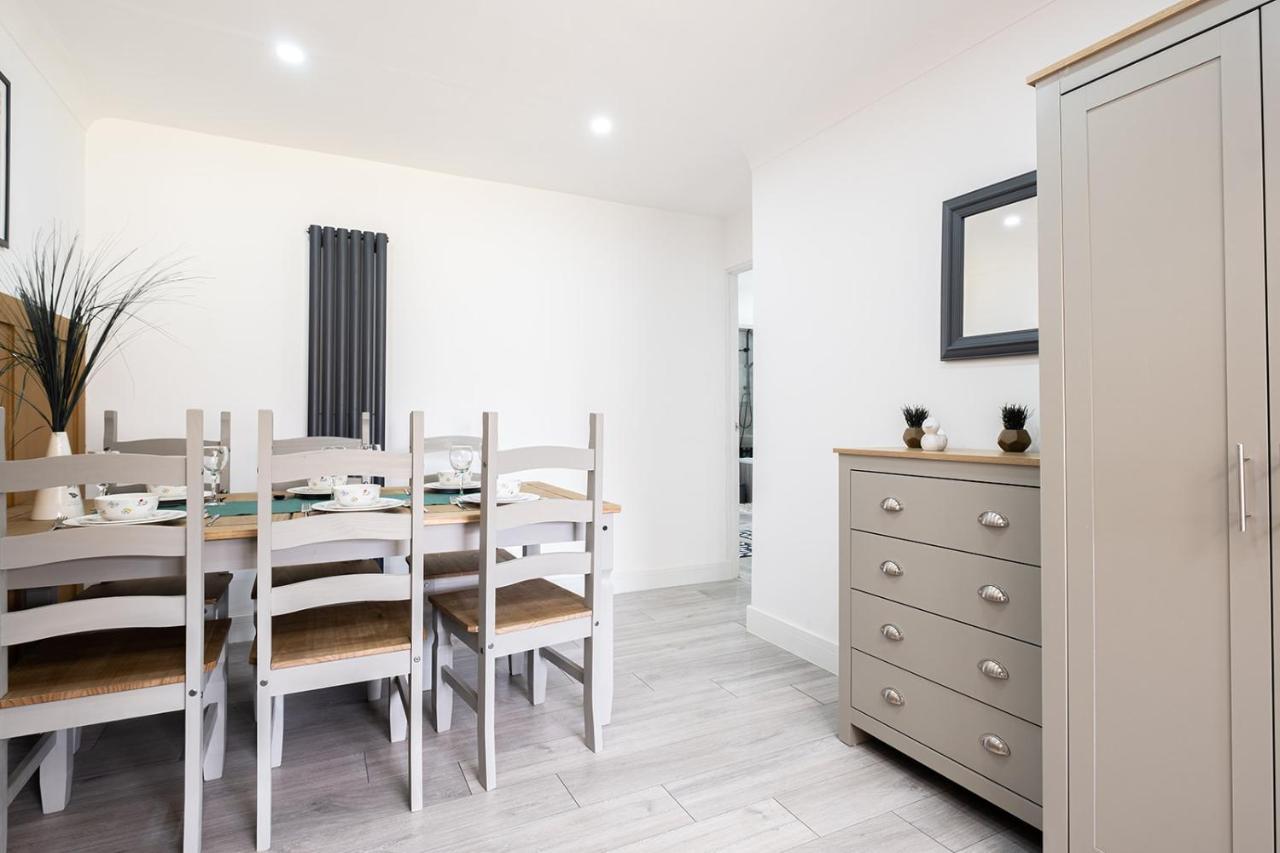 7 Guests - 4 Bedroom - Free Wi-Fi - קטרינג מראה חיצוני תמונה