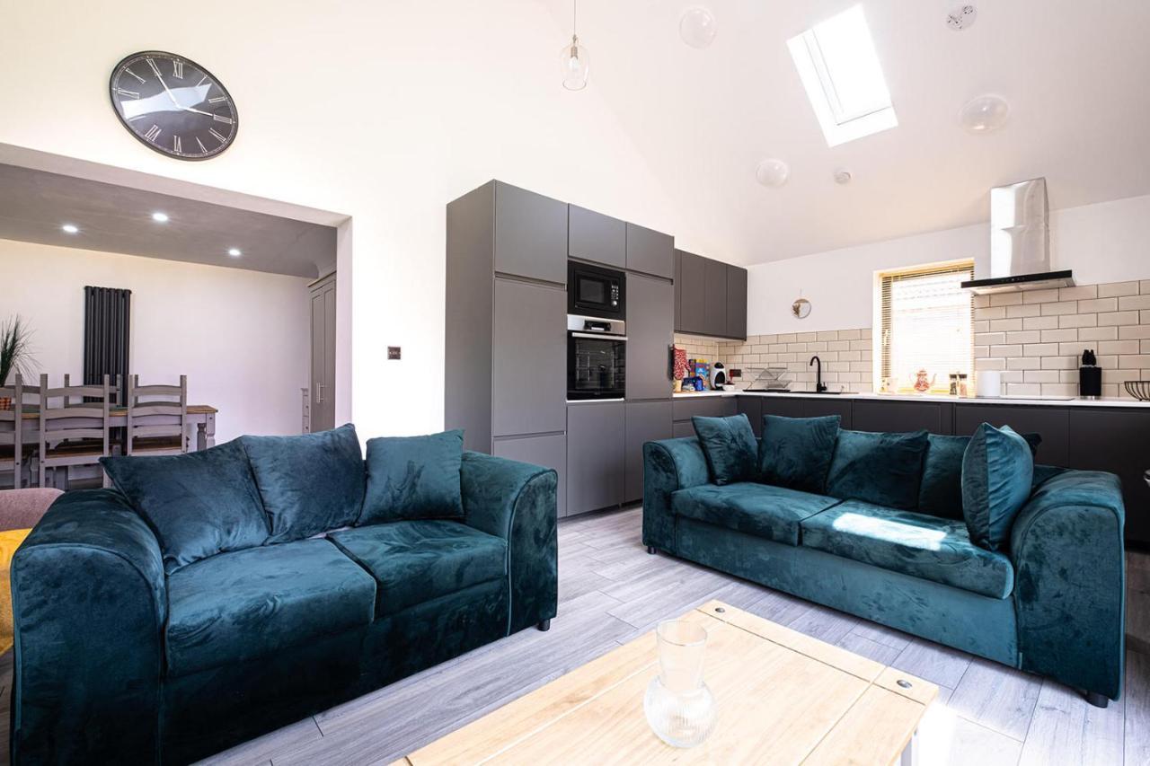 7 Guests - 4 Bedroom - Free Wi-Fi - קטרינג מראה חיצוני תמונה